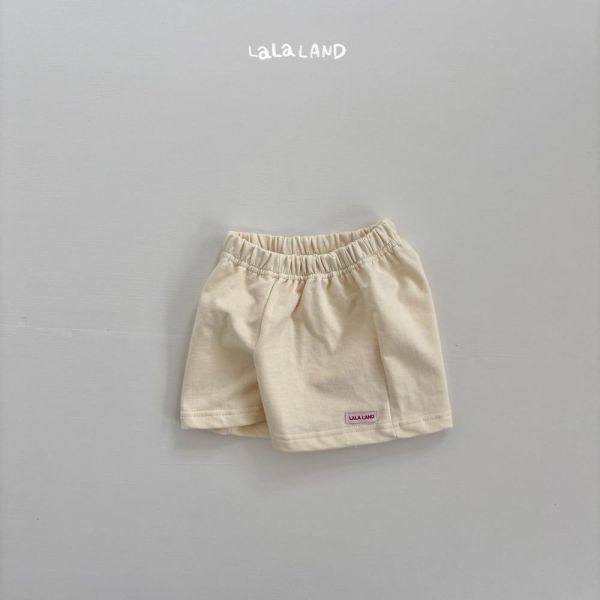 基礎素色運動短褲 韓國童裝,男童夏裝,中性童裝,童裝推薦,2026夏季童裝,男童穿搭,韓系童裝,中性穿搭,韓國代購