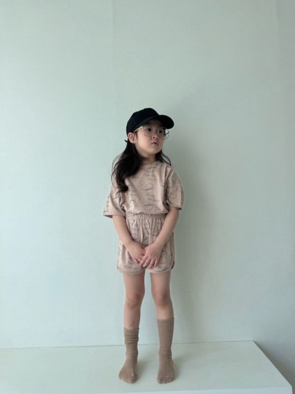 滿版鯨魚短袖短褲套裝 韓國童裝,質感童裝,童裝推薦,韓系風格,男女童裝,韓風穿搭,韓國代購,韓國空運,親子穿搭