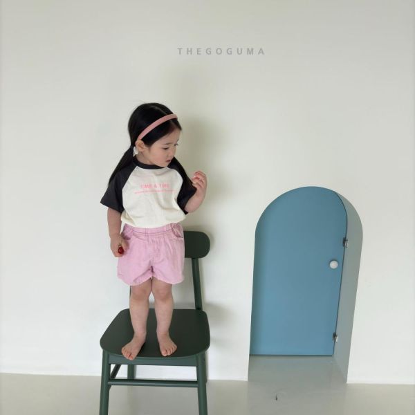 素色顏料休閒短褲 韓國童裝,男童夏裝,中性童裝,童裝推薦,2026夏季童裝,男童穿搭,韓系童裝,中性穿搭,韓國代購