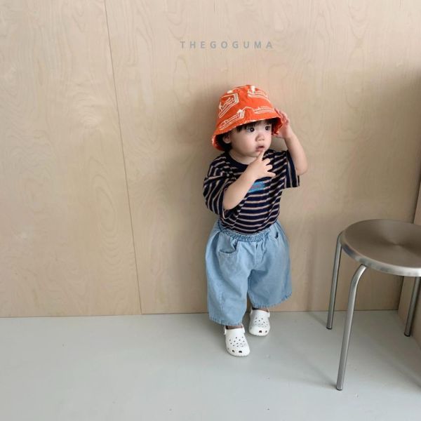 小圖標條紋短袖上衣 韓國童裝,男童夏裝,中性童裝,童裝推薦,2026夏季童裝,男童穿搭,韓系童裝,中性穿搭,韓國代購