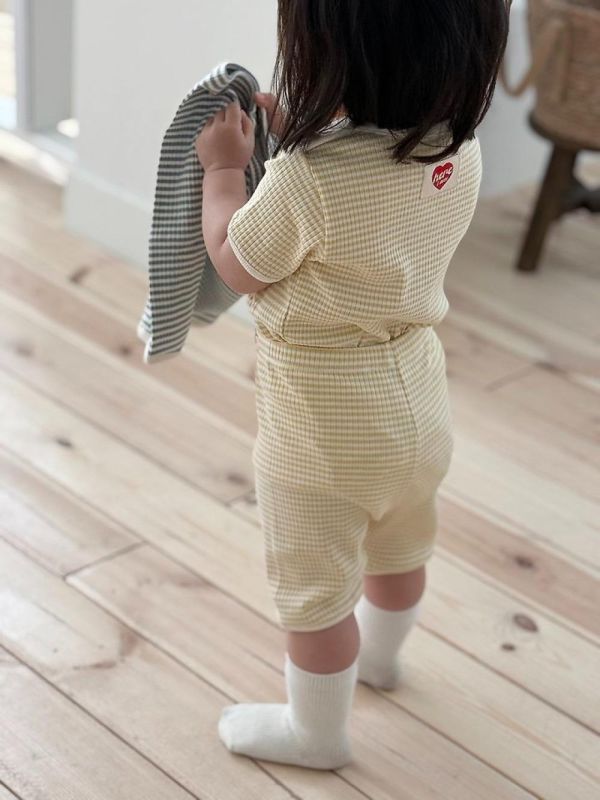 條紋鬆餅格居家服套裝 韓國童裝,男童夏裝,中性童裝,童裝推薦,2026夏季童裝,男童穿搭,韓系童裝,中性穿搭,韓國代購