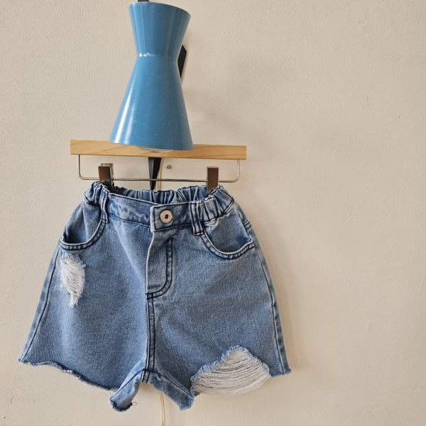 個性刷破牛仔短褲 韓國童裝,質感童裝,童裝推薦,韓系風格,男女童裝,韓風穿搭,韓國代購,韓國空運,童裝現貨