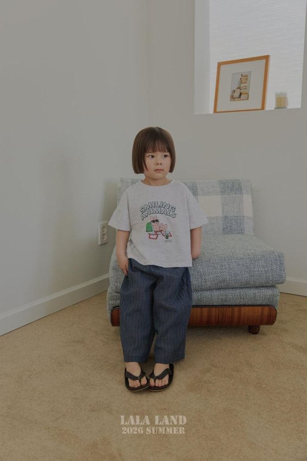 自然感線條休閒長褲 韓國童裝,男童夏裝,中性童裝,童裝推薦,2026夏季童裝,男童穿搭,韓系童裝,中性穿搭,韓國代購