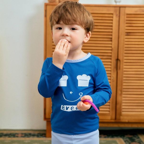 吐司插畫泳衣套裝 韓國童裝,男童夏裝,中性童裝,童裝推薦,2026夏季童裝,男童穿搭,韓系童裝,中性穿搭,韓國代購