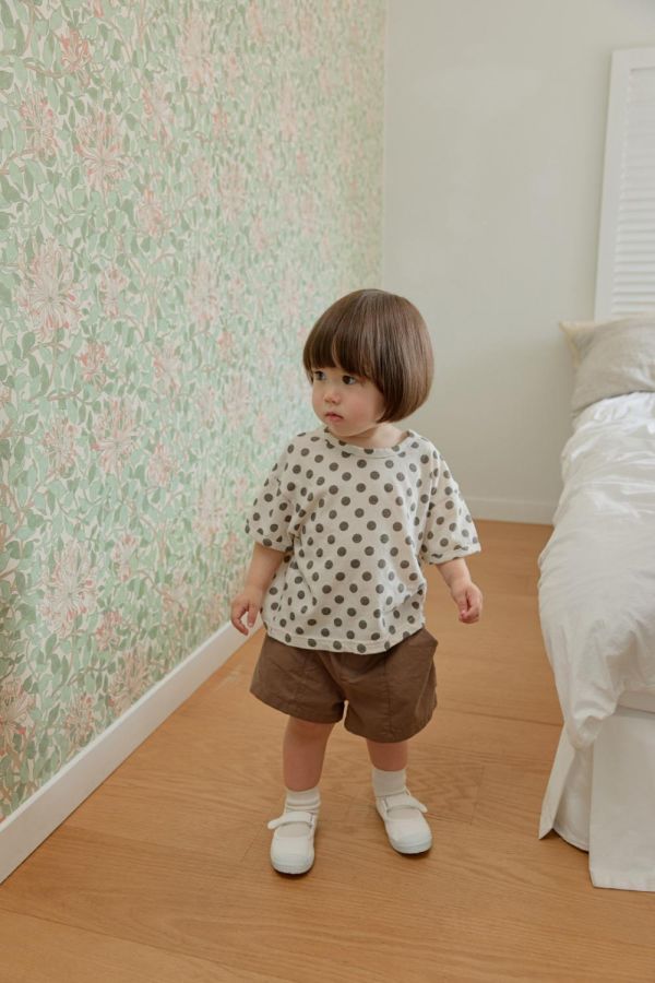 無印風休閒短褲 韓國童裝,男童夏裝,中性童裝,童裝推薦,2026夏季童裝,男童穿搭,韓系童裝,中性穿搭,韓國代購