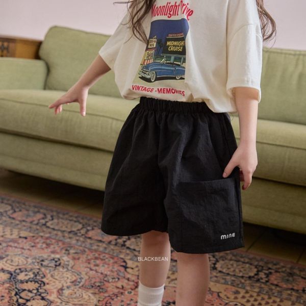 字母印花刷刷休閒短褲 韓國童裝,男童夏裝,中性童裝,童裝推薦,2026夏季童裝,男童穿搭,韓系童裝,中性穿搭,韓國代購