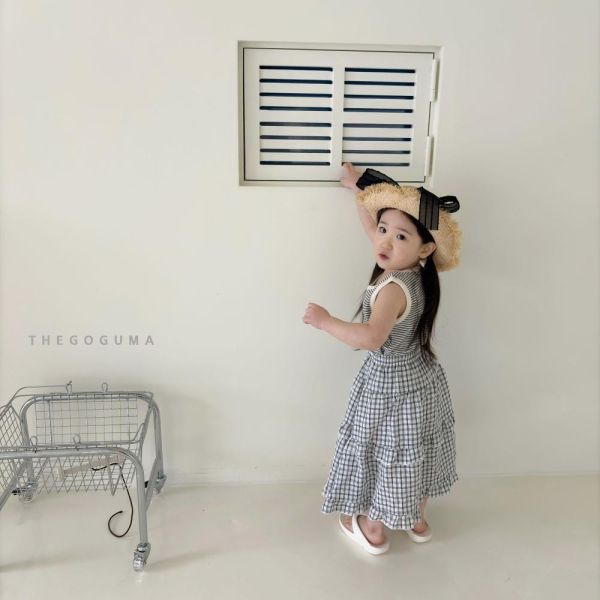 百搭滾邊條紋背心 韓國童裝,男童夏裝,中性童裝,童裝推薦,2026夏季童裝,男童穿搭,韓系童裝,中性穿搭,韓國代購