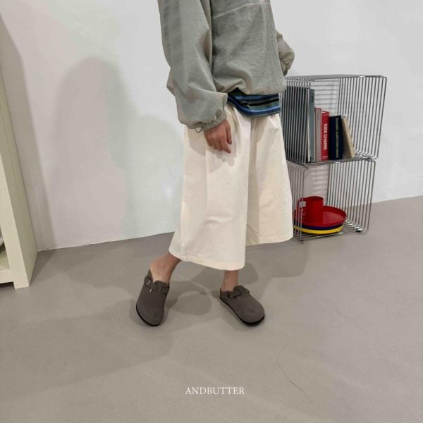 腰間打摺八分長褲 韓國童裝,男童夏裝,中性童裝,童裝推薦,2026夏季童裝,男童穿搭,韓系童裝,中性穿搭,韓國代購