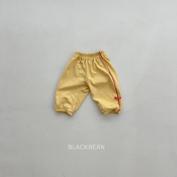 紅標滾邊縮口長褲 韓國童裝,男童夏裝,中性童裝,童裝推薦,2026夏季童裝,男童穿搭,韓系童裝,中性穿搭,韓國代購
