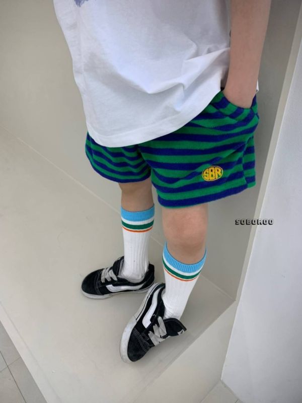 千層條紋毛圈短褲 韓國童裝,質感童裝,童裝推薦,韓系風格,男女童裝,韓風穿搭,韓國代購,韓國空運,親子穿搭