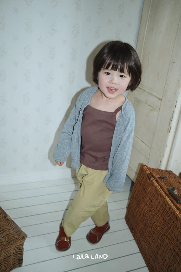 標籤針織排釦罩衫 韓國童裝,男童夏裝,中性童裝,童裝推薦,2026夏季童裝,男童穿搭,韓系童裝,中性穿搭,韓國代購