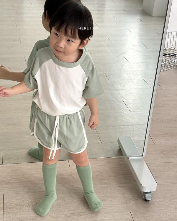 可愛雙色運動套裝 韓國童裝,男童夏裝,中性童裝,童裝推薦,2026夏季童裝,男童穿搭,韓系童裝,中性穿搭,韓國代購