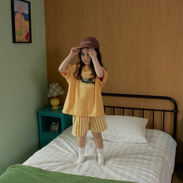 夏日清爽條紋短褲 韓國童裝,男童夏裝,中性童裝,童裝推薦,2026夏季童裝,男童穿搭,韓系童裝,中性穿搭,韓國代購