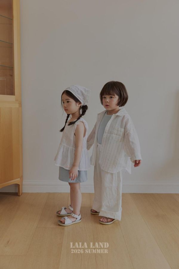 線條翻領亞麻長袖襯衫 韓國童裝,男童夏裝,中性童裝,童裝推薦,2026夏季童裝,男童穿搭,韓系童裝,中性穿搭,韓國代購
