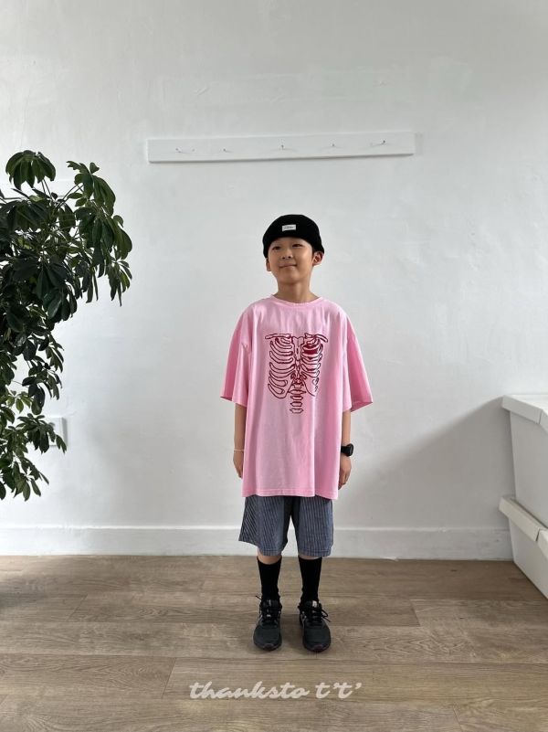 透視胸腔怪奇短袖上衣 韓國童裝,質感童裝,童裝推薦,韓系風格,男女童裝,韓風穿搭,韓國代購,韓國空運,親子穿搭