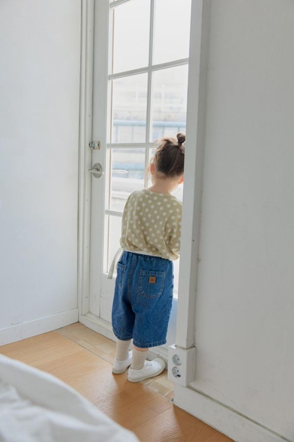 帥氣割破牛仔七分短褲 韓國童裝,男童夏裝,中性童裝,童裝推薦,2026夏季童裝,男童穿搭,韓系童裝,中性穿搭,韓國代購