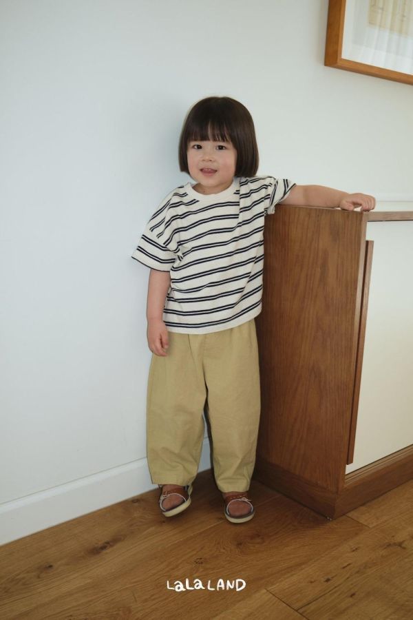 基礎條紋短袖上衣-親子款 韓國童裝,男童夏裝,中性童裝,童裝推薦,2026夏季童裝,男童穿搭,韓系童裝,中性穿搭,韓國代購