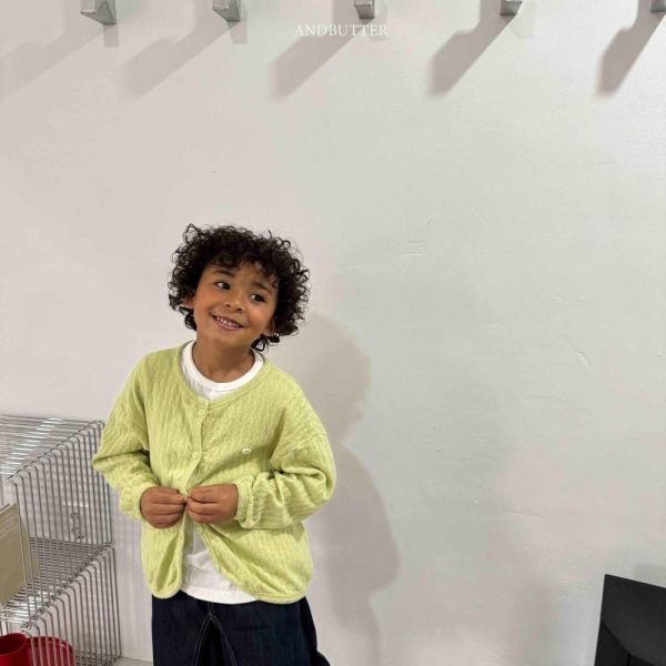 鏤空織紋針織開襟罩衫 韓國童裝,男童夏裝,中性童裝,童裝推薦,2026夏季童裝,男童穿搭,韓系童裝,中性穿搭,韓國代購