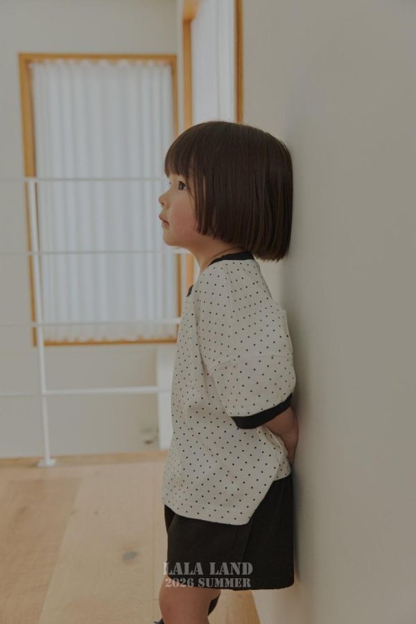 滾邊滿版圖形短袖上衣 韓國童裝,男童夏裝,中性童裝,童裝推薦,2026夏季童裝,男童穿搭,韓系童裝,中性穿搭,韓國代購