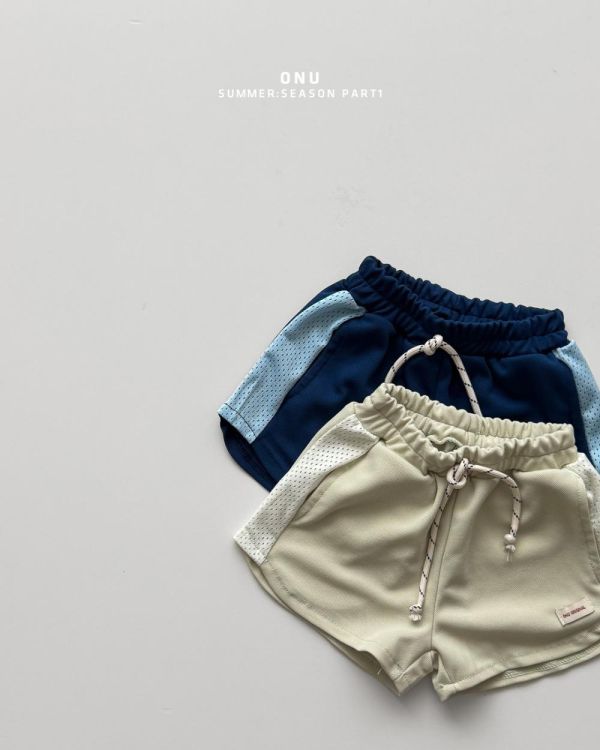 綁繩網眼運動短褲 韓國童裝,男童夏裝,中性童裝,童裝推薦,2026夏季童裝,男童穿搭,韓系童裝,中性穿搭,韓國代購