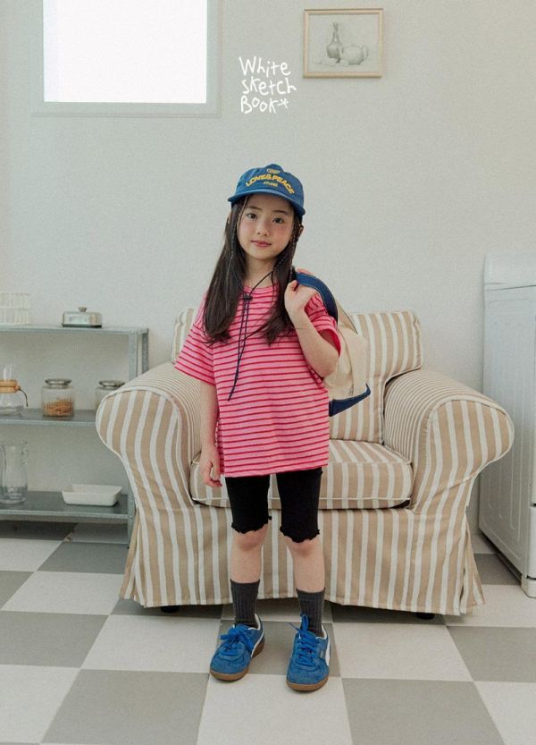 基礎條紋短袖上衣 韓國童裝,男童夏裝,中性童裝,童裝推薦,2026夏季童裝,男童穿搭,韓系童裝,中性穿搭,韓國代購