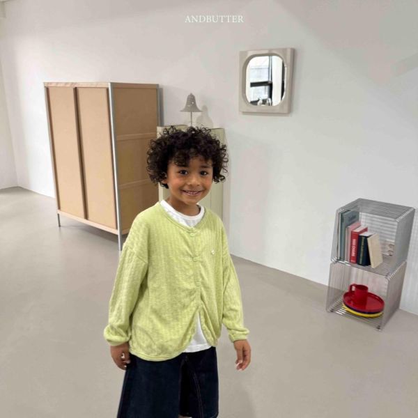 鏤空織紋針織開襟罩衫 韓國童裝,男童夏裝,中性童裝,童裝推薦,2026夏季童裝,男童穿搭,韓系童裝,中性穿搭,韓國代購