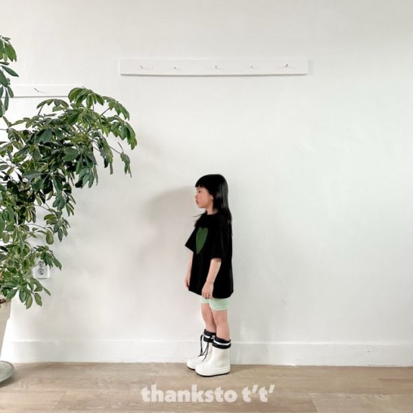 BIG愛心短袖上衣 韓國童裝,質感童裝,童裝推薦,韓系風格,男女童裝,韓風穿搭,韓國代購,韓國空運,親子穿搭