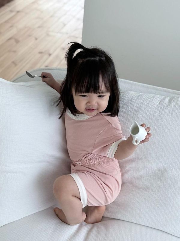 滾邊素色居家服套裝 韓國童裝,男童夏裝,中性童裝,童裝推薦,2026夏季童裝,男童穿搭,韓系童裝,中性穿搭,韓國代購