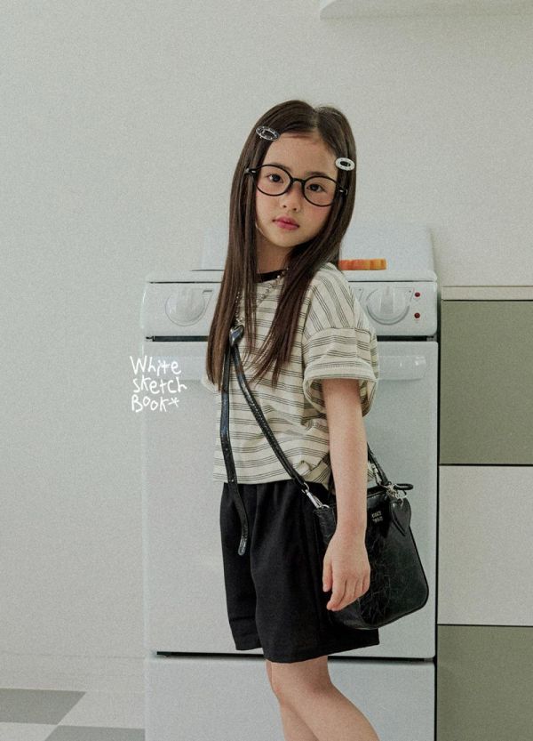 跳色條紋短袖上衣 韓國童裝,男童夏裝,中性童裝,童裝推薦,2026夏季童裝,男童穿搭,韓系童裝,中性穿搭,韓國代購