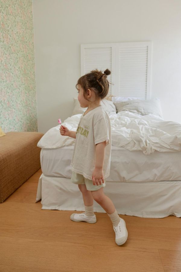 綁繩網眼運動短褲 韓國童裝,男童夏裝,中性童裝,童裝推薦,2026夏季童裝,男童穿搭,韓系童裝,中性穿搭,韓國代購