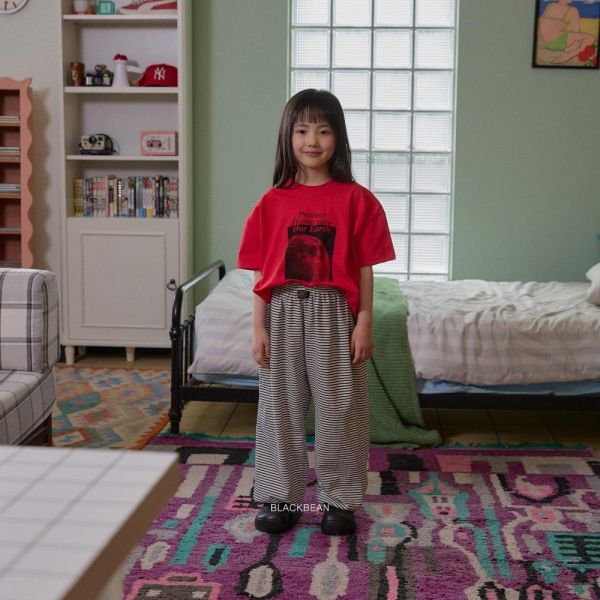 標籤日常條紋縮口長褲 韓國童裝,男童夏裝,中性童裝,童裝推薦,2026夏季童裝,男童穿搭,韓系童裝,中性穿搭,韓國代購