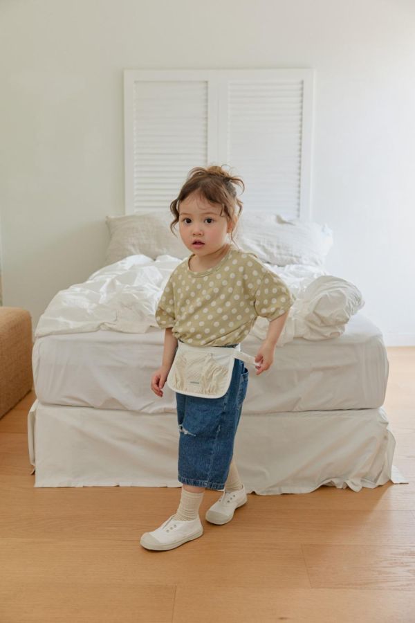 帥氣割破牛仔七分短褲 韓國童裝,男童夏裝,中性童裝,童裝推薦,2026夏季童裝,男童穿搭,韓系童裝,中性穿搭,韓國代購