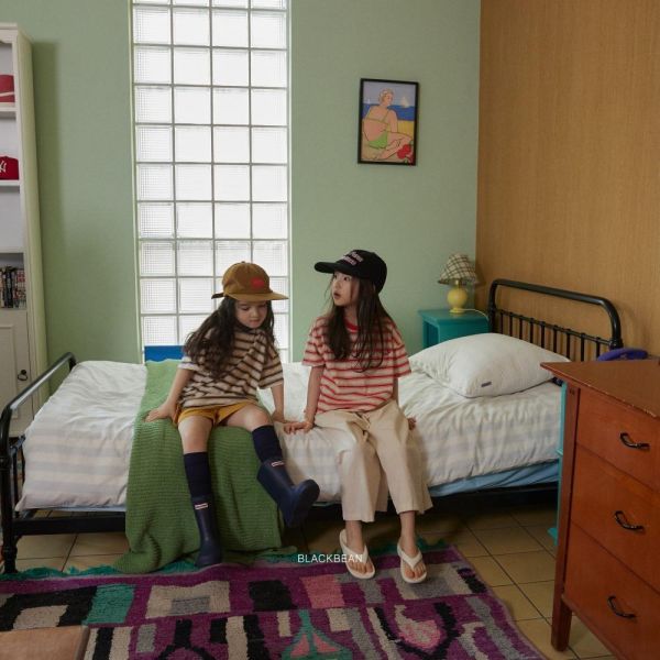 千層條紋短袖上衣 韓國童裝,男童夏裝,中性童裝,童裝推薦,2026夏季童裝,男童穿搭,韓系童裝,中性穿搭,韓國代購