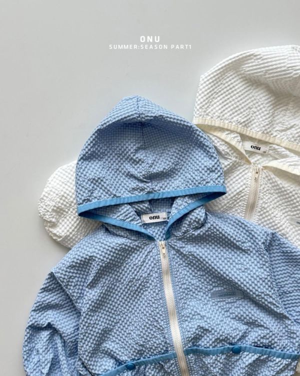 泡泡紗連帽拉鍊外套 韓國童裝,男童夏裝,中性童裝,童裝推薦,2026夏季童裝,男童穿搭,韓系童裝,中性穿搭,韓國代購