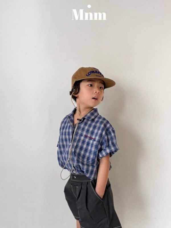 翻領格紋短袖襯衫 韓國童裝,男童夏裝,中性童裝,童裝推薦,2026夏季童裝,男童穿搭,韓系童裝,中性穿搭,韓國代購