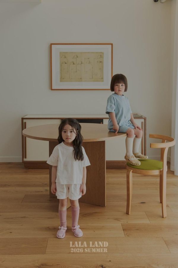 裝飾拷克休閒套裝 韓國童裝,男童夏裝,中性童裝,童裝推薦,2026夏季童裝,男童穿搭,韓系童裝,中性穿搭,韓國代購