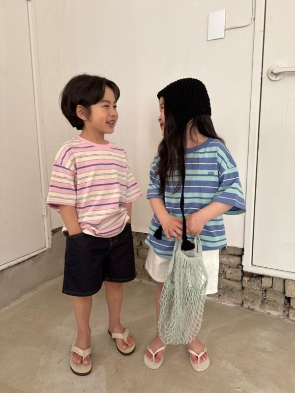 千層條紋短袖上衣 韓國童裝,質感童裝,童裝推薦,韓系風格,男女童裝,韓風穿搭,韓國代購,韓國空運,親子穿搭