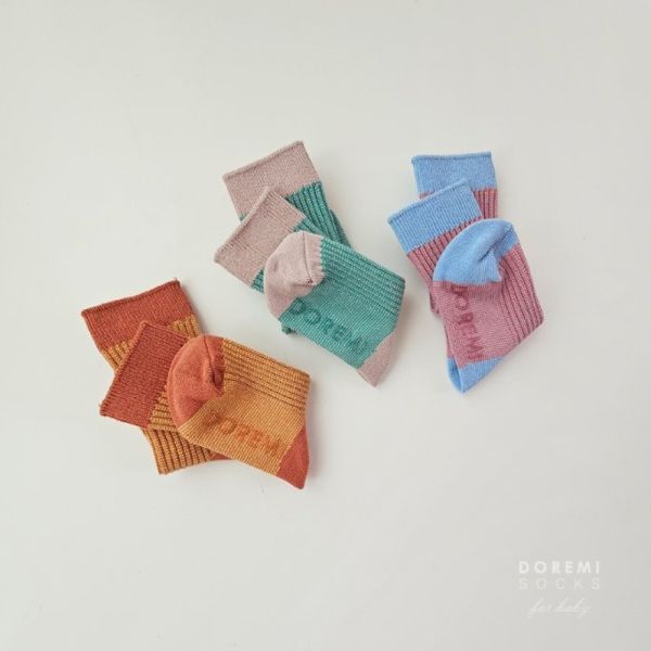 雙色中筒襪三入組 韓國童裝,質感童裝,童裝推薦,韓系風格,男女童裝,韓風穿搭,韓國代購,韓國空運,親子穿搭,韓國童襪