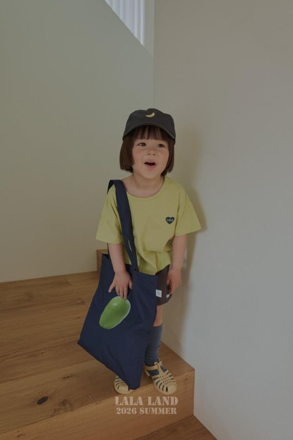 LALA愛心短袖上衣 韓國童裝,男童夏裝,中性童裝,童裝推薦,2026夏季童裝,男童穿搭,韓系童裝,中性穿搭,韓國代購
