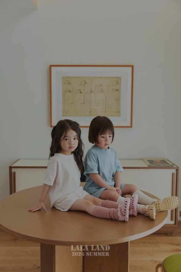 裝飾拷克休閒套裝 韓國童裝,男童夏裝,中性童裝,童裝推薦,2026夏季童裝,男童穿搭,韓系童裝,中性穿搭,韓國代購