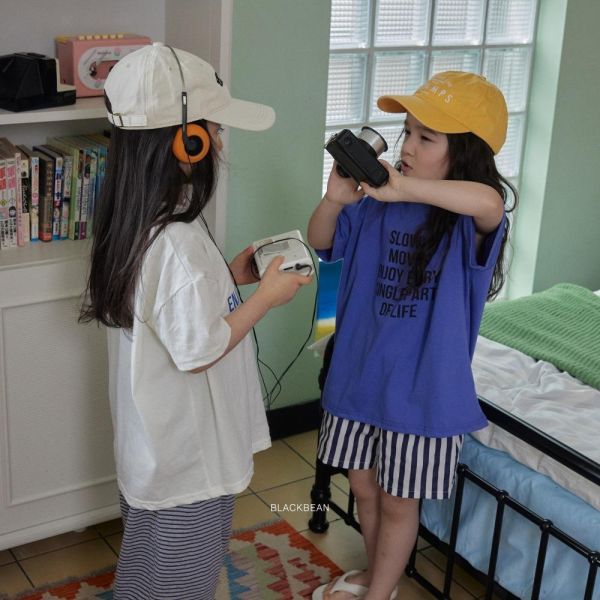 夏日清爽條紋短褲 韓國童裝,男童夏裝,中性童裝,童裝推薦,2026夏季童裝,男童穿搭,韓系童裝,中性穿搭,韓國代購