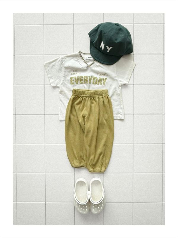 日常素色縮口運動長褲 韓國童裝,男童夏裝,中性童裝,童裝推薦,2026夏季童裝,男童穿搭,韓系童裝,中性穿搭,韓國代購