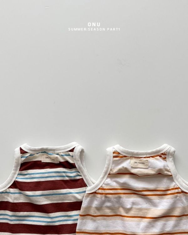 雙色條紋削肩背心 韓國童裝,男童夏裝,中性童裝,童裝推薦,2026夏季童裝,男童穿搭,韓系童裝,中性穿搭,韓國代購