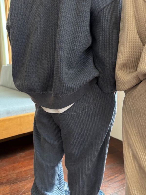 質感鬆餅格休閒套裝 韓國童裝,男童秋裝,中性童裝,韓系童裝推薦,2025秋季童裝,韓國男童新款,中性風男童穿搭,秋季男童服飾推薦,小男友穿搭