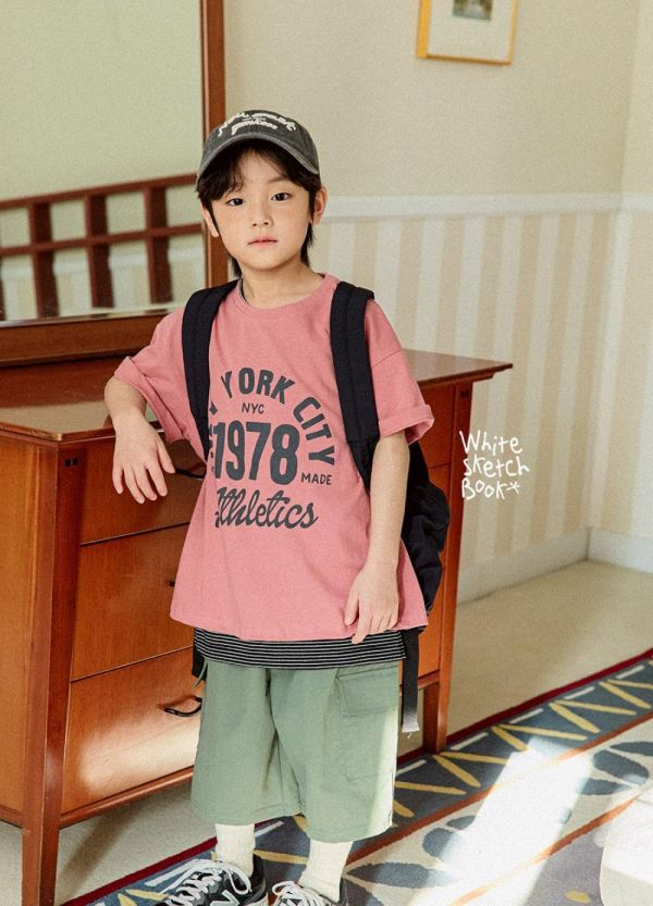 工裝感口袋休閒短褲 韓國童裝,男童夏裝,中性童裝,童裝推薦,2026夏季童裝,男童穿搭,韓系童裝,中性穿搭,韓國代購