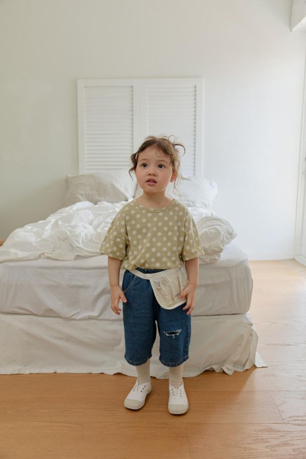 帥氣割破牛仔七分短褲 韓國童裝,男童夏裝,中性童裝,童裝推薦,2026夏季童裝,男童穿搭,韓系童裝,中性穿搭,韓國代購