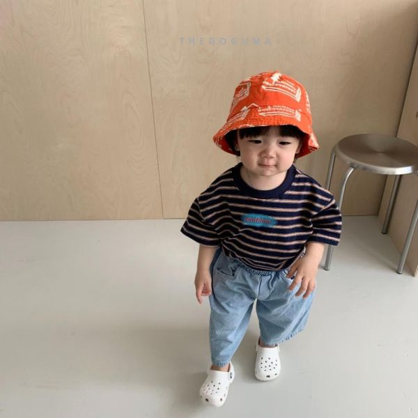 小圖標條紋短袖上衣 韓國童裝,男童夏裝,中性童裝,童裝推薦,2026夏季童裝,男童穿搭,韓系童裝,中性穿搭,韓國代購