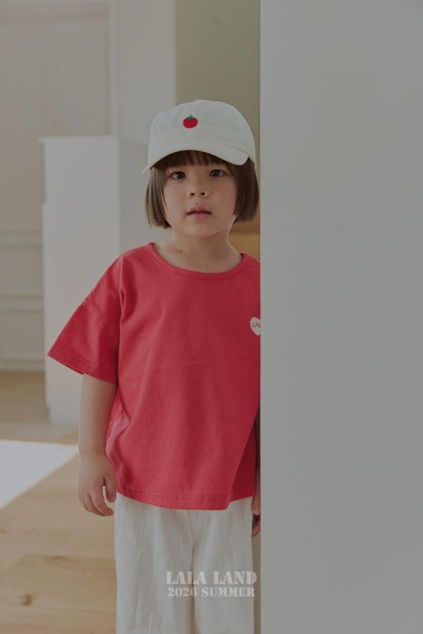 LALA愛心短袖上衣 韓國童裝,男童夏裝,中性童裝,童裝推薦,2026夏季童裝,男童穿搭,韓系童裝,中性穿搭,韓國代購