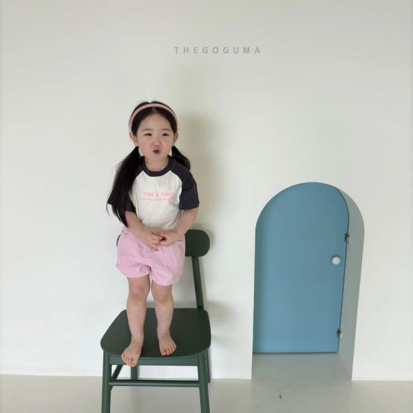 字母插肩短袖上衣 韓國童裝,男童夏裝,中性童裝,童裝推薦,2026夏季童裝,男童穿搭,韓系童裝,中性穿搭,韓國代購