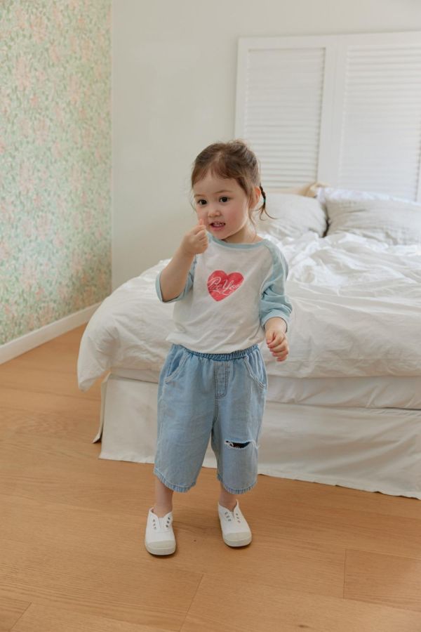 愛心雙色插肩七分袖上衣 韓國童裝,男童夏裝,中性童裝,童裝推薦,2026夏季童裝,男童穿搭,韓系童裝,中性穿搭,韓國代購